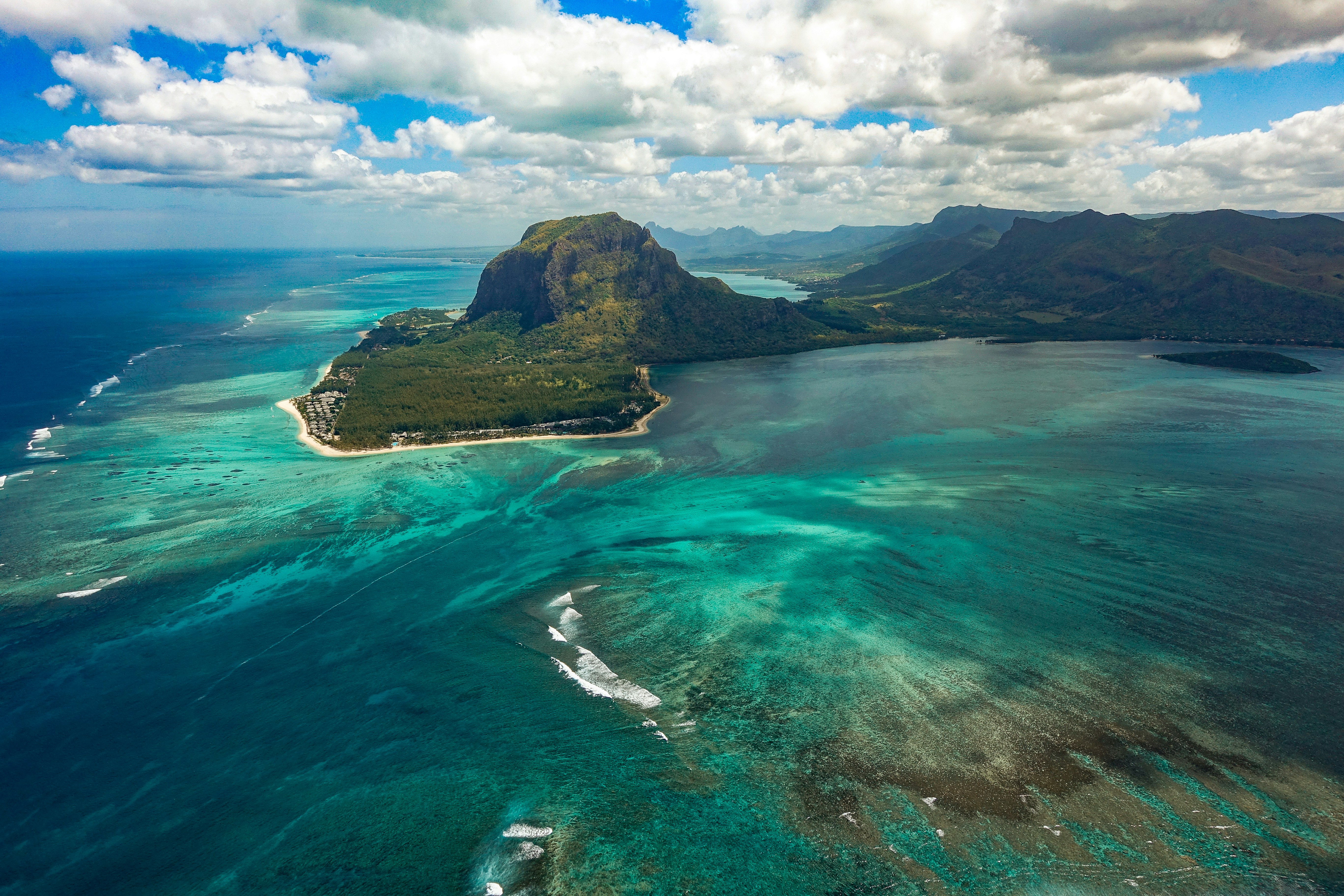 underwater waterfall in Mauritius